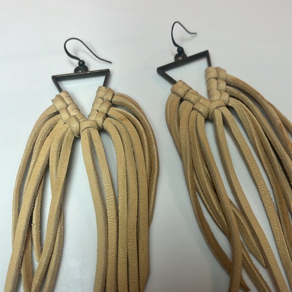 LEATHER FRINGE BOHO EARRINGS - Picture 2 of 4